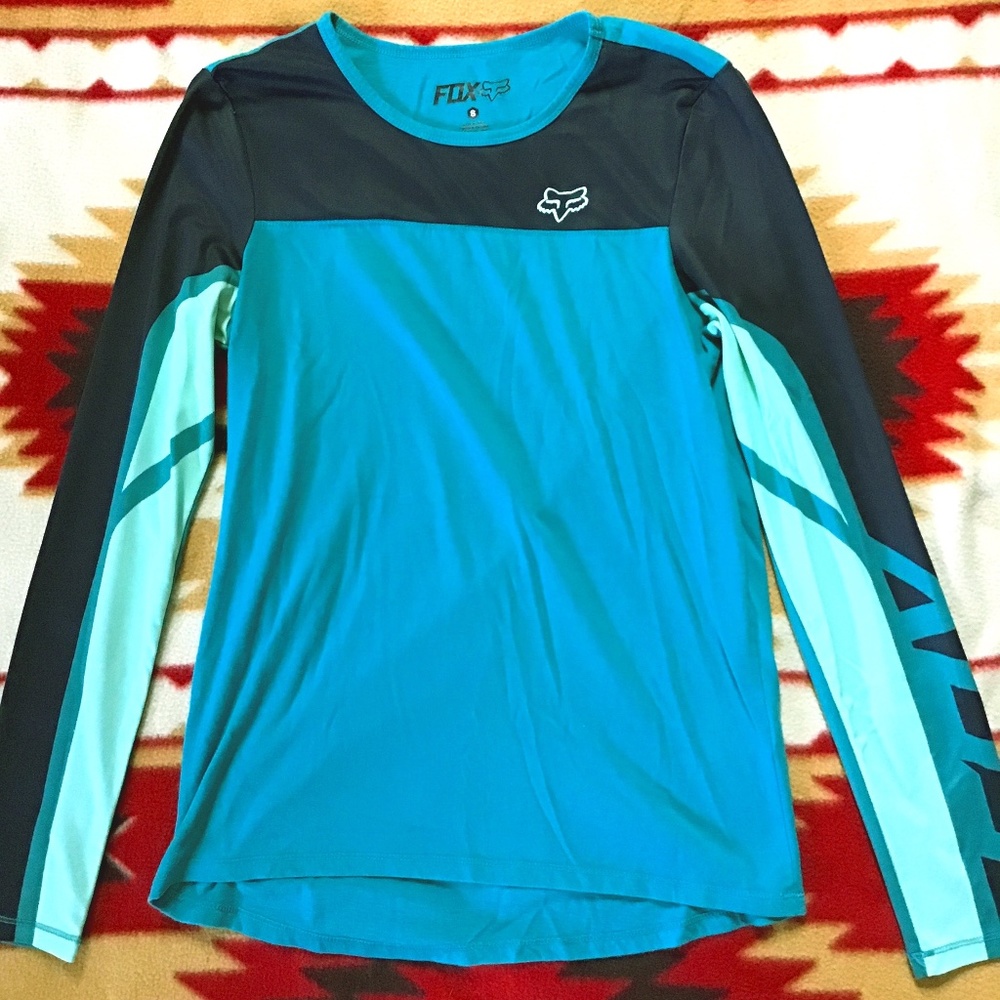 Women’s FOX brand long sleeve shirt
